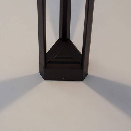 Pax Pollerleuchte Dreieck LED Schwarz, moderne schwarze Außenleuchte mit dreieckigem Aluminiumgehäuse