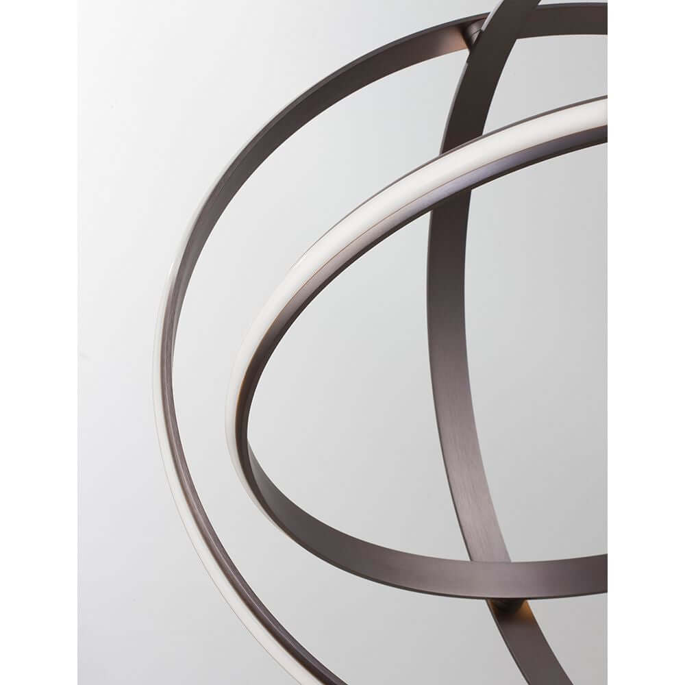 Pertone LED Hängelampe Schwarz mit modernem Design und eleganten Aluminiumringen.