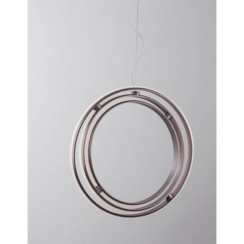 Pertone LED Hängelampe Schwarz in modernem Design mit kreisförmigen, eleganten Elementen.