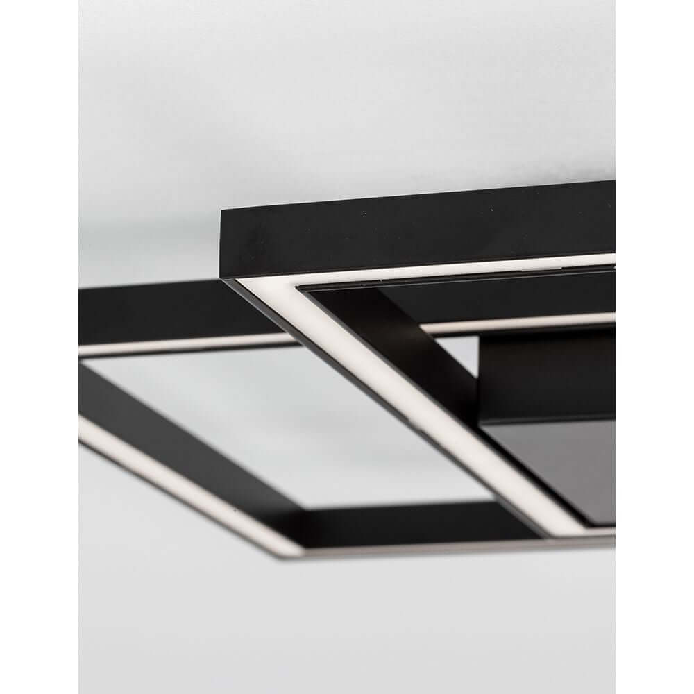 Porto LED Deckenlampe in modernem Design mit quadratischen Formen und eleganter Beleuchtung.