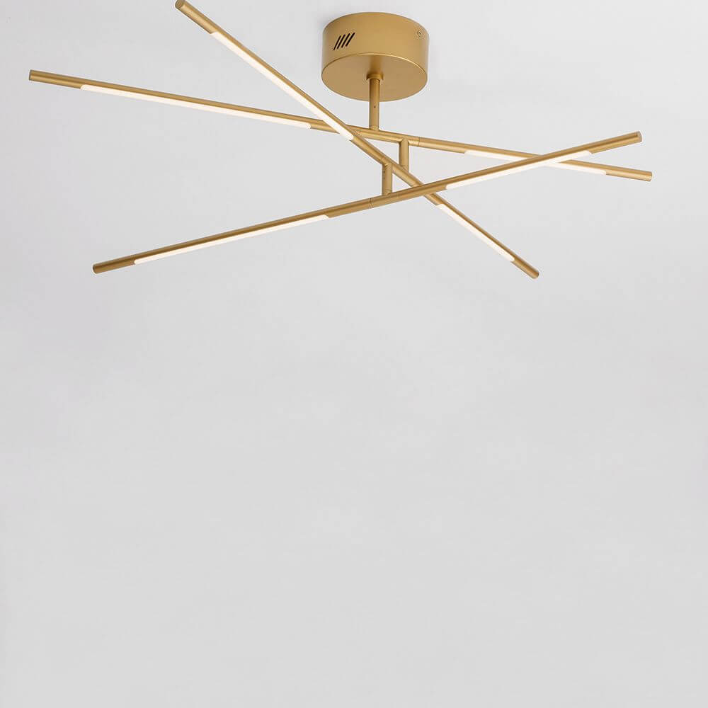 Raccio LED Deckenlampe Drehbar, Metall in modernem Design mit goldenem Finish und warmweißem Licht.