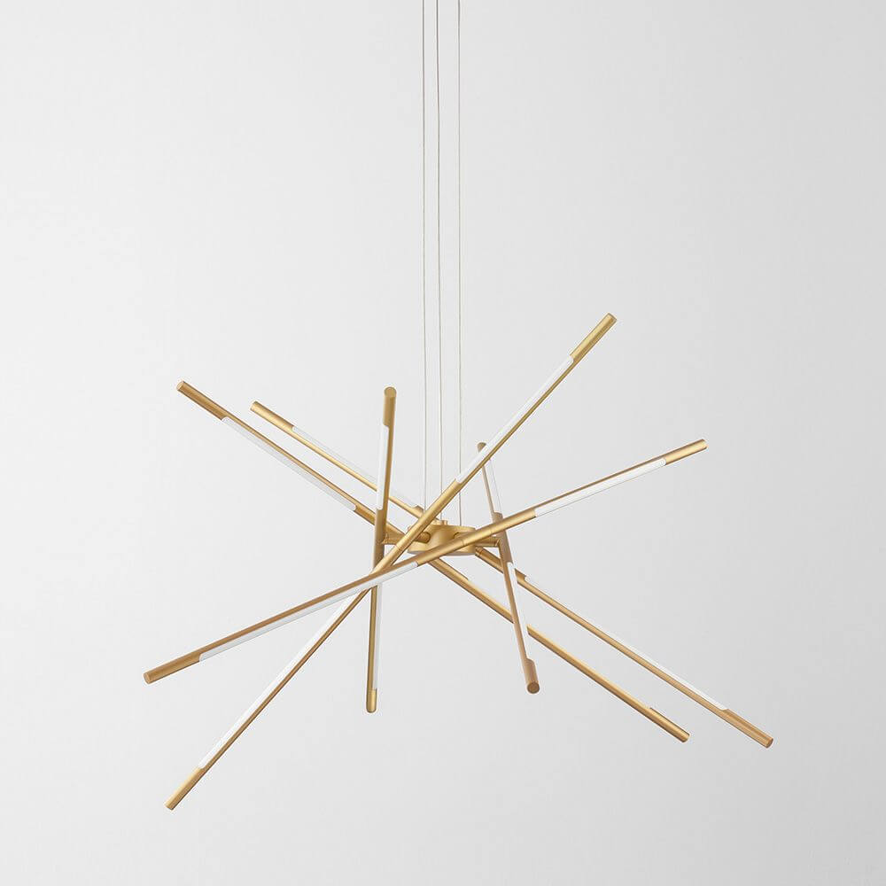 Raccio LED Hängeleuchte mit filigranen, drehbaren Armen aus Messing Gold und integrierten LED-Elementen.