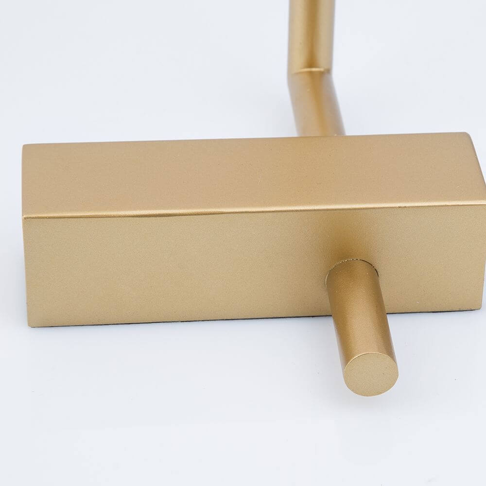 Raccio LED Tischleuchte Metall Gold – Detailansicht des goldenen Lampenfußes aus Metall.