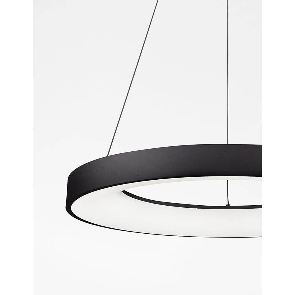 Rando LED Smart Hängeleuchte in modernem, minimalistischen Design aus Aluminium und Acryl.