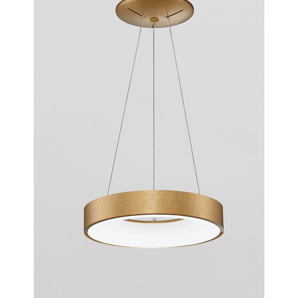 Moderne Rando LED Pendelleuchte aus Aluminium mit warmweißem Licht, ideal für Wohnzimmer oder Esstisch.