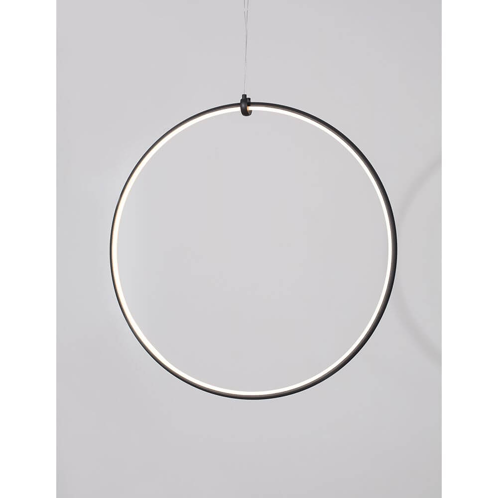 Ring LED Hängelampe Metall Schwarz – moderne Pendelleuchte in Schwarz mit energiesparender LED-Technologie.