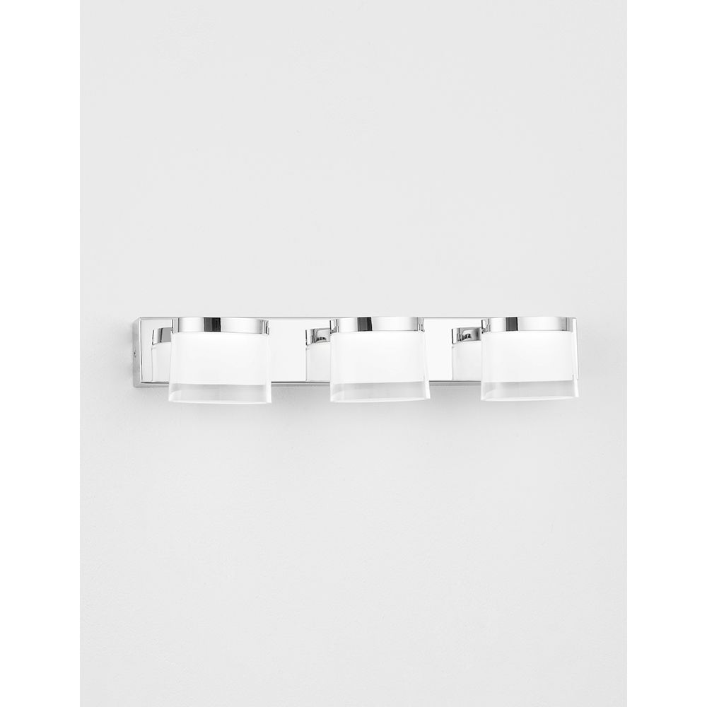 Moderne Sabia LED Bad Wandlampe, 3-flammig in Chrom mit klaren Acryl-Schirmen, ideal für Badezimmer.