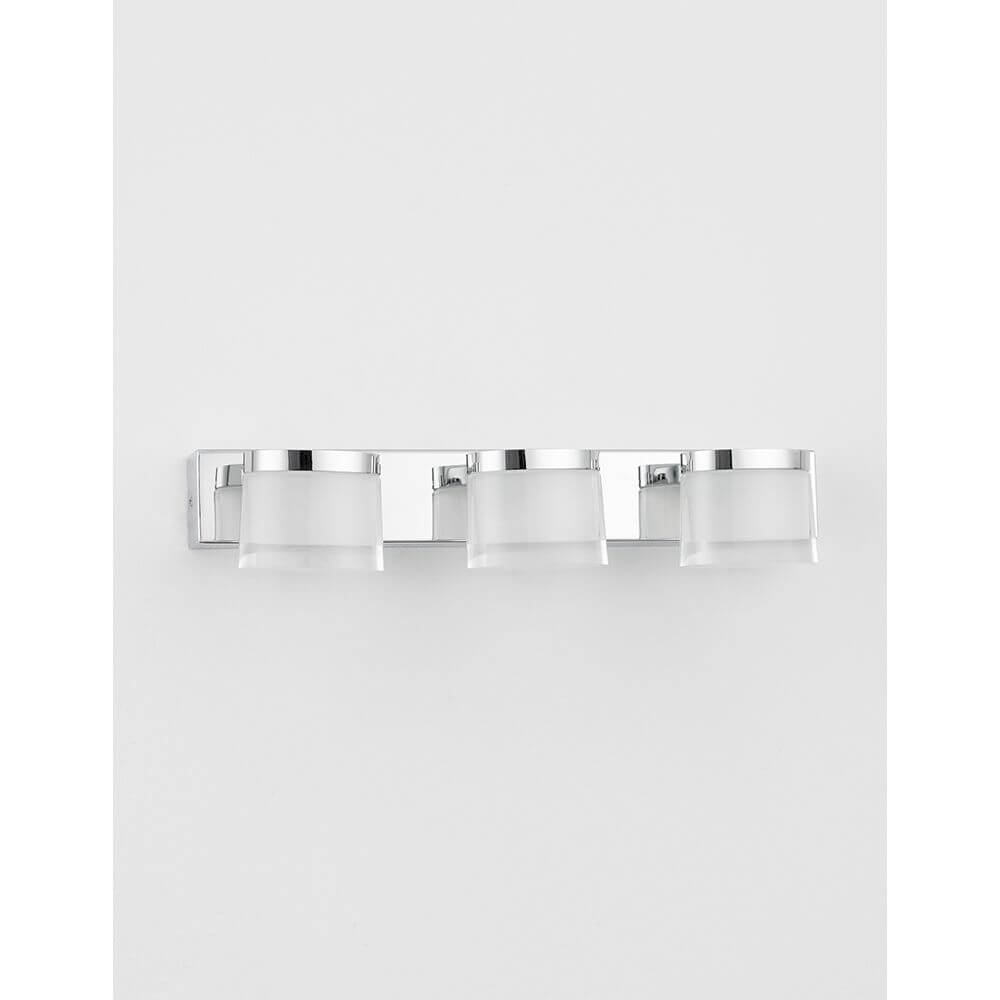 Sabia LED Bad Wandlampe 3-flammig Chrom, Klar mit modernem Design und LED-Beleuchtung.