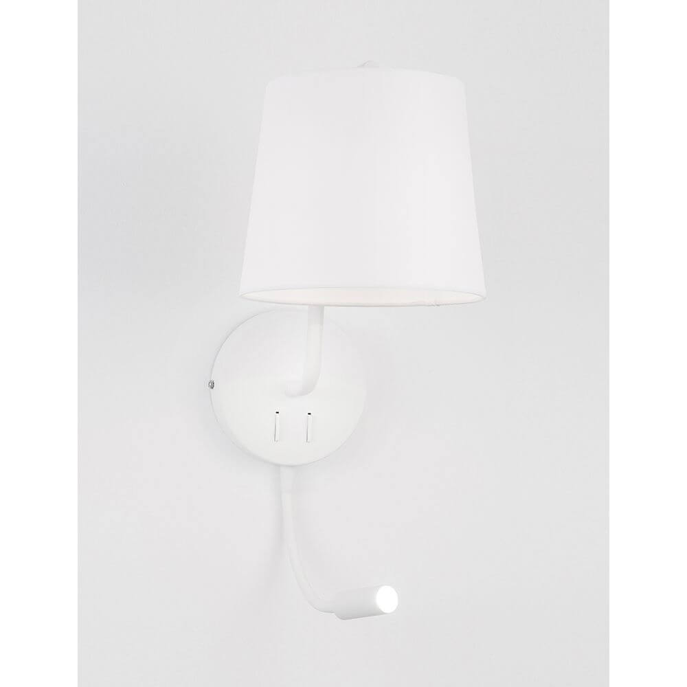 Sage Bett- & Wandlampe mit LED-Leselicht weißer Stoffschirm, schwarzes/schwarzes Aluminiumgestell und schwenkbarer LED-Lesearm
