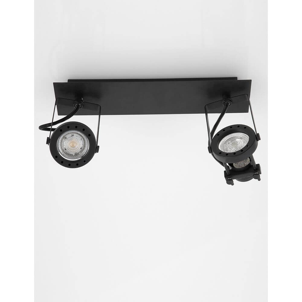 Salva Metall Deckenspot 2-flammig Schwarz mit rustikalem Industriedesign und guter Lichtverteilung.