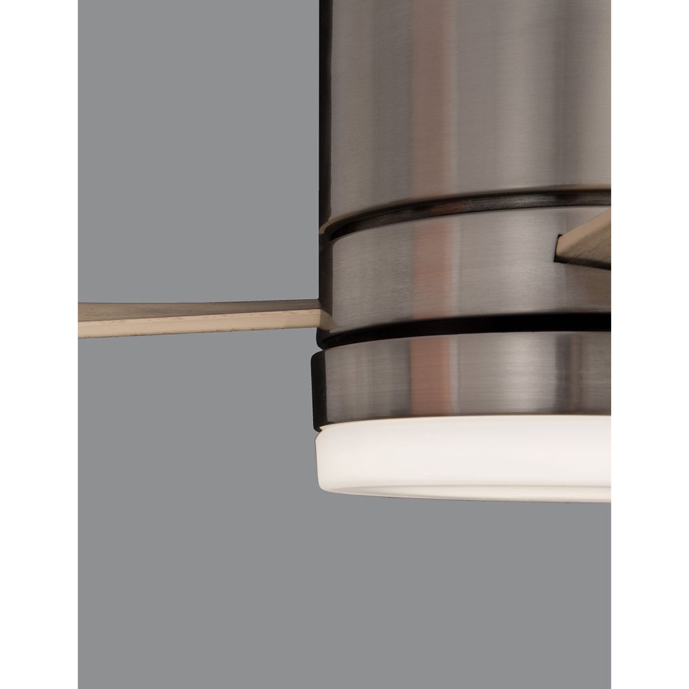 Detailaufnahme des Satin LED Ventilators in gebürstetem Nickel für moderne Innenräume.