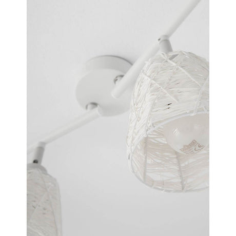 Projecteur de plafond Sion à 4 lumières en tissu blanc avec abat-jour en fil métallique blanc et design réglable dans un espace discret