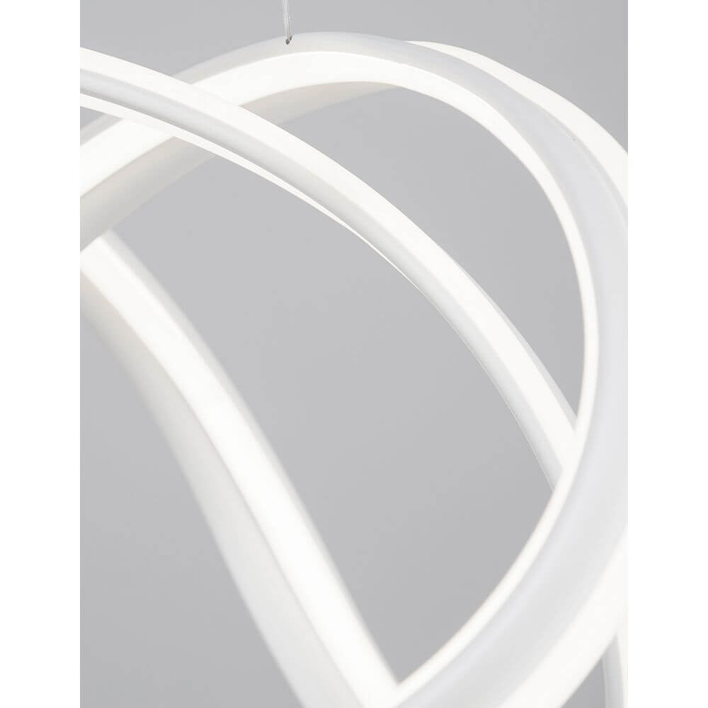 Detailansicht der Truno LED Hängeleuchte Ø 52cm Geschwungen mit modernem Design und guter Lichtverteilung.