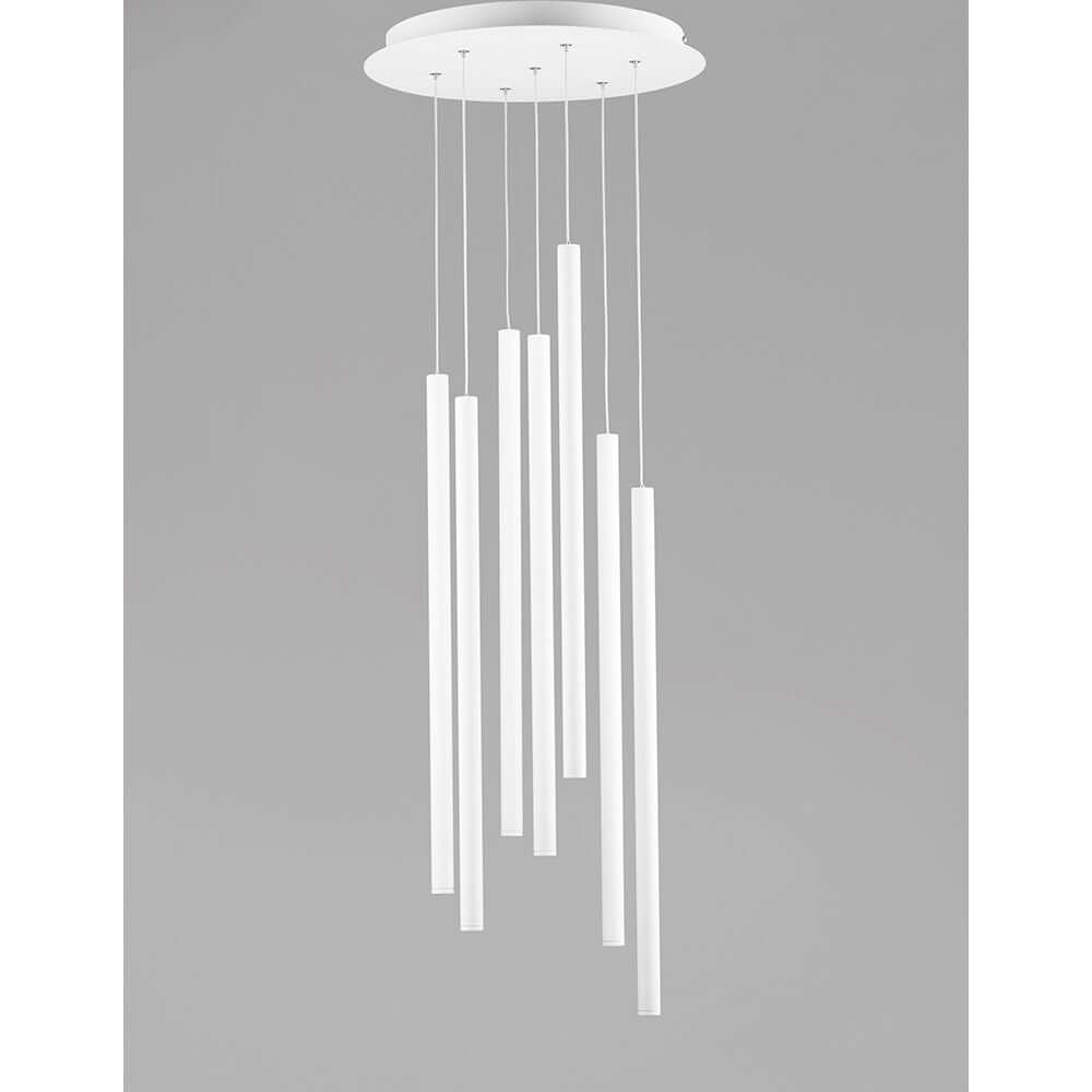 Ultrathin LED Hängeleuchte 7-flammig mit schlanken Lampen für modernes Wohnambiente.