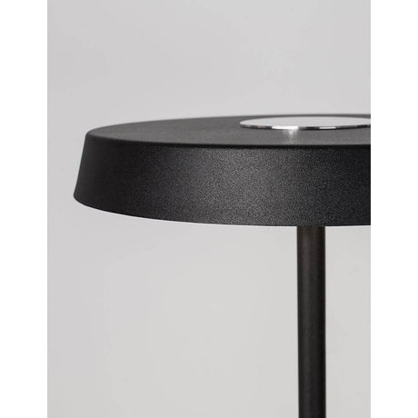 Viti LED-gulvlampe 170 cm metall - detaljvisning av lampeskjerm og stativ i moderne design.