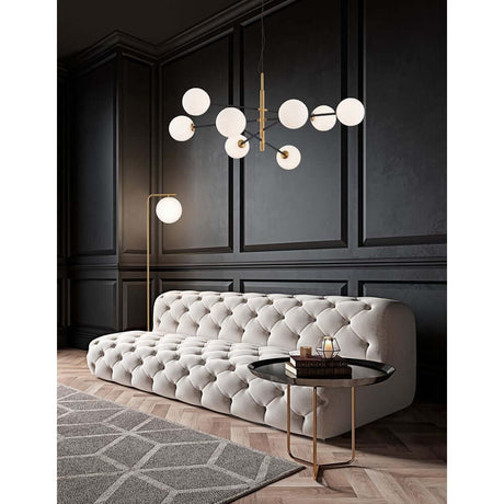Vitra Glas-Hängeleuchte 8-flg. Weiß moderne Designer-Pendelleuchte mit satiniert goldfarbenen Armen über Sofa