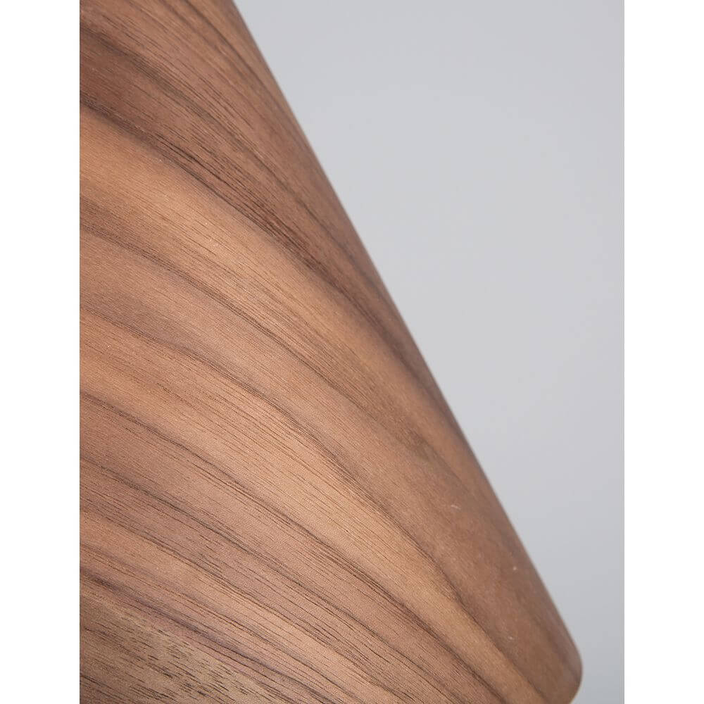 Detailaufnahme der Wera Walnussholz Pendellampe mit natürlicher Holzmaserung.