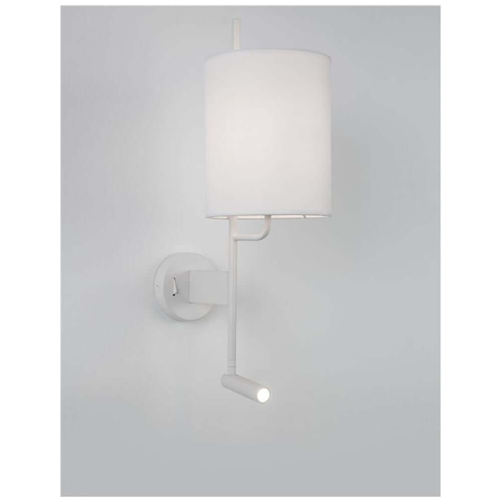 Yama Wandlampe mit LED Lesearm in modernem Design, weiße Wandleuchte mit Lesearm und Stoffschirm.
