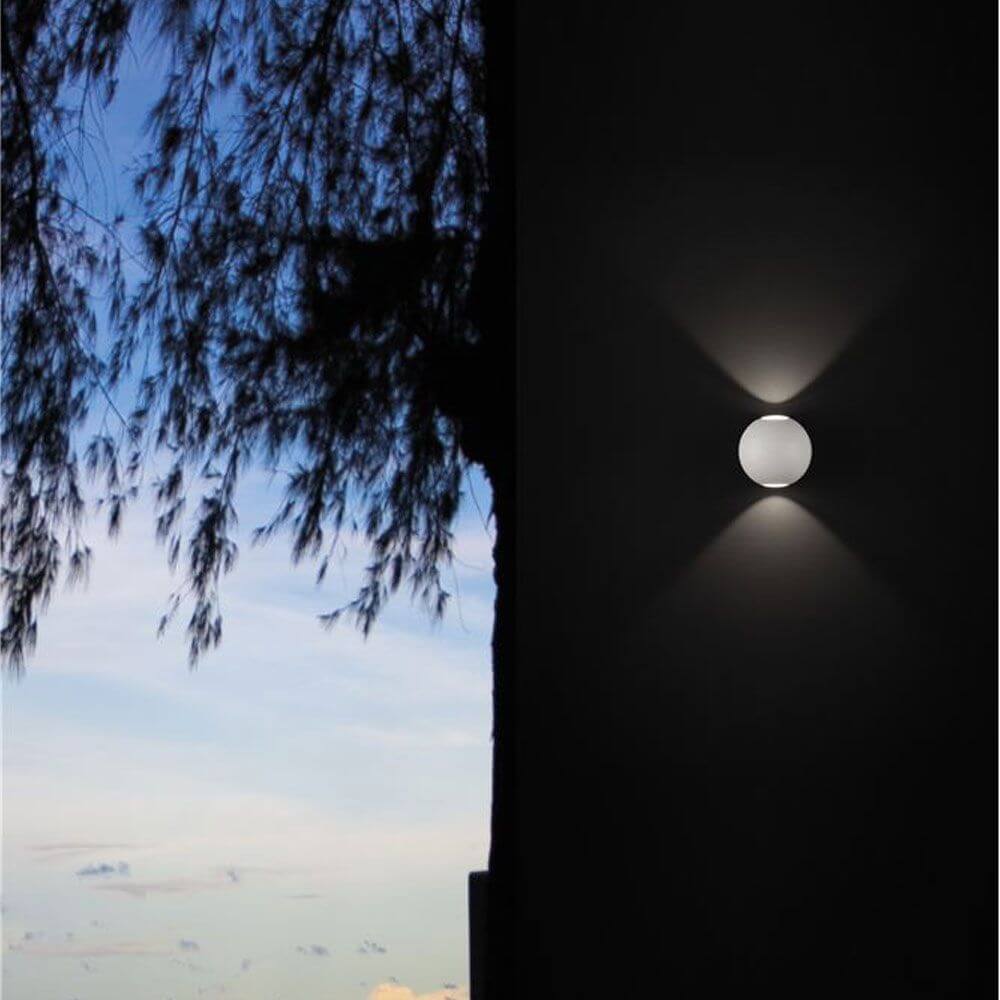 Zari Mini Wandleuchte Lichtstrahlen IP54