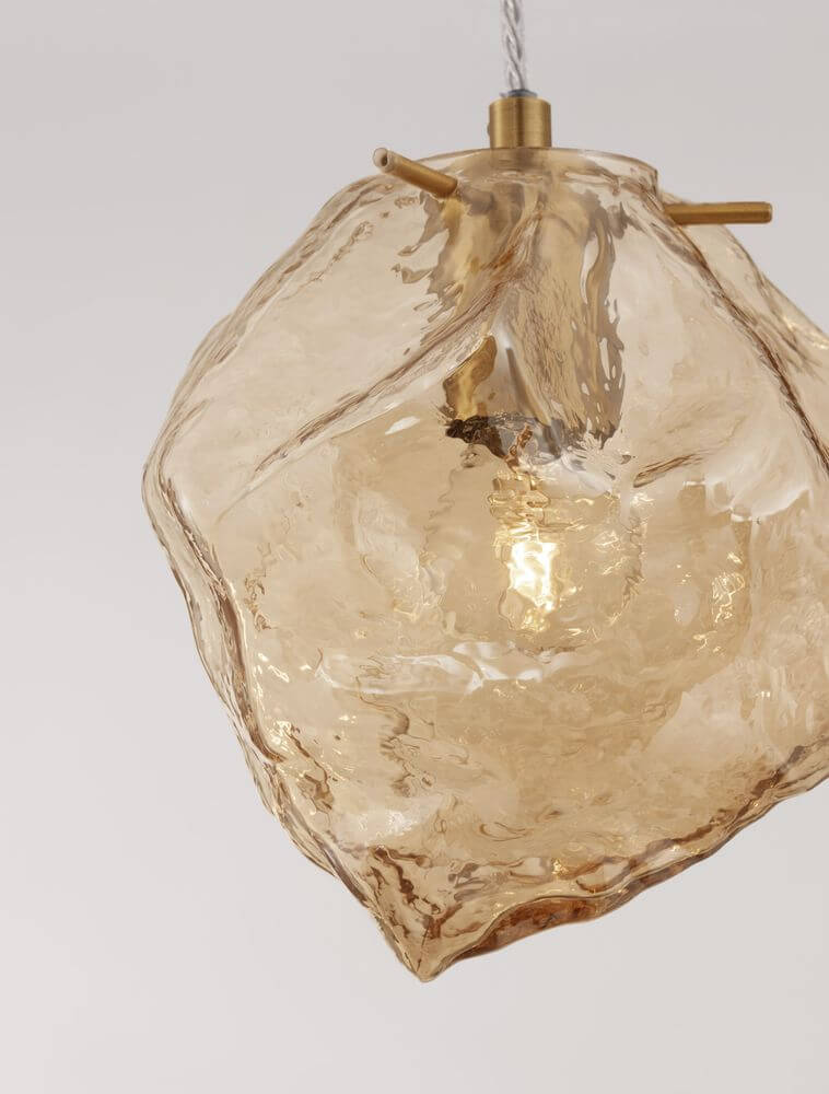 Odelle Pendelleuchte Ø 18cm Gold, Bernstein in mundgeblasenem Glas mit dimmbarem Licht.