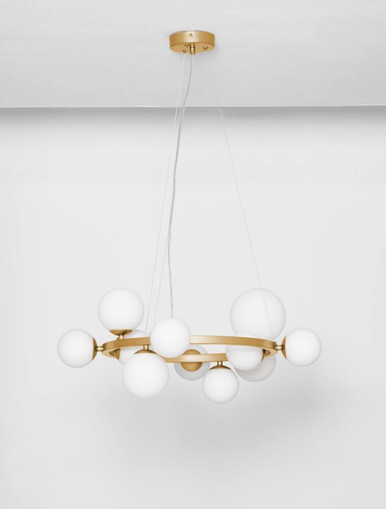 Odillia Pendelleuchte Ø 65cm G9 11-flammig in elegantem Design mit opalinem Glas und Goldmetall.