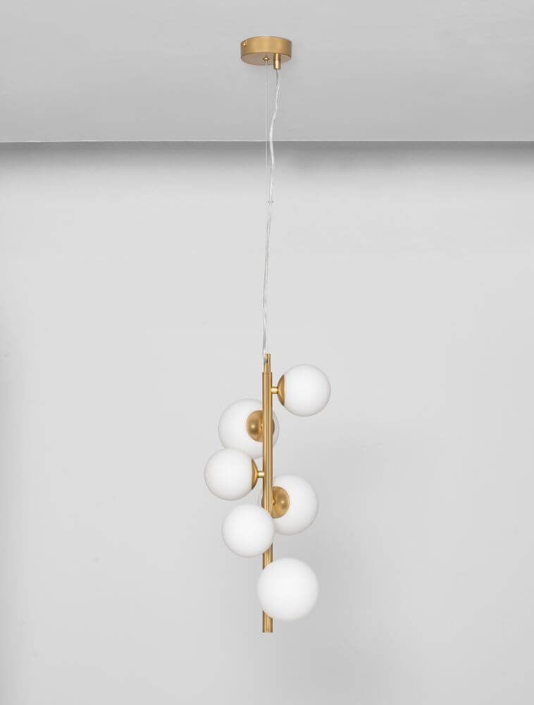 Odillia Pendelleuchte G9 6-flammig mit mattem Goldmetall und opalweißem Glas, elegantes Design, für jedes Interieur.
