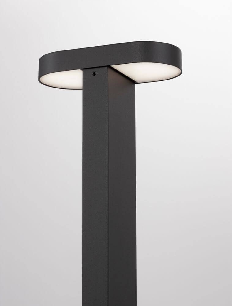 Moderne Ofir LED Außenwegeleuchte 3000K in Schwarz, ideal für Garten und Terrasse.