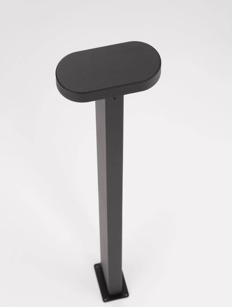 Moderne Ofir LED Außenwegeleuchte in Schwarz, robustes Design, ideal für Garten und Terrasse.