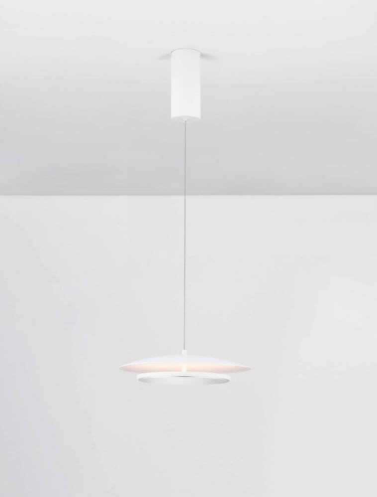 Olos LED Pendelleuchte 3000K Weiß,Chrom in modernem Design, perfekt für stilvolle Innenräume.