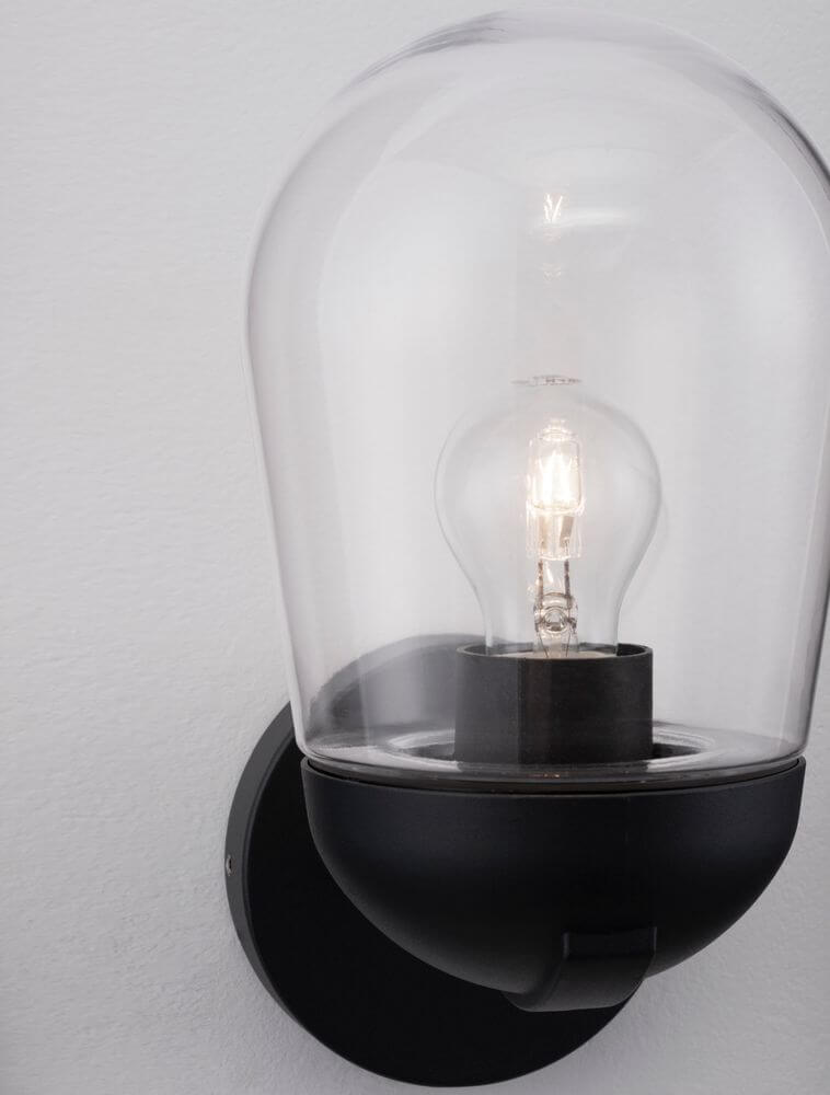 Omika Außenwandleuchte Dunkelgrau IP54 mit Glas- und Aluminiumdesign, ideal für Außenbereiche.