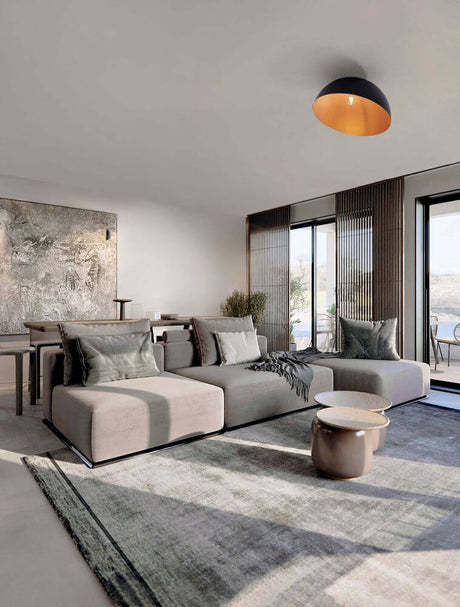 Plafonnier Onia E27 Ø 50 cm dans un salon moderne avec des canapés clairs et un tapis.