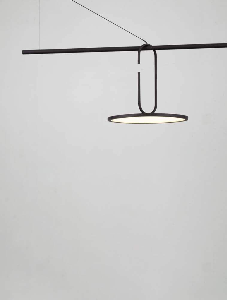 Opi LED Pendelleuchte Horizontal 3000K Schwarz in modernem Wohnzimmer, schlanke horizontale LED-Hängeleuchte, 180x100x30 cm, warmweiß