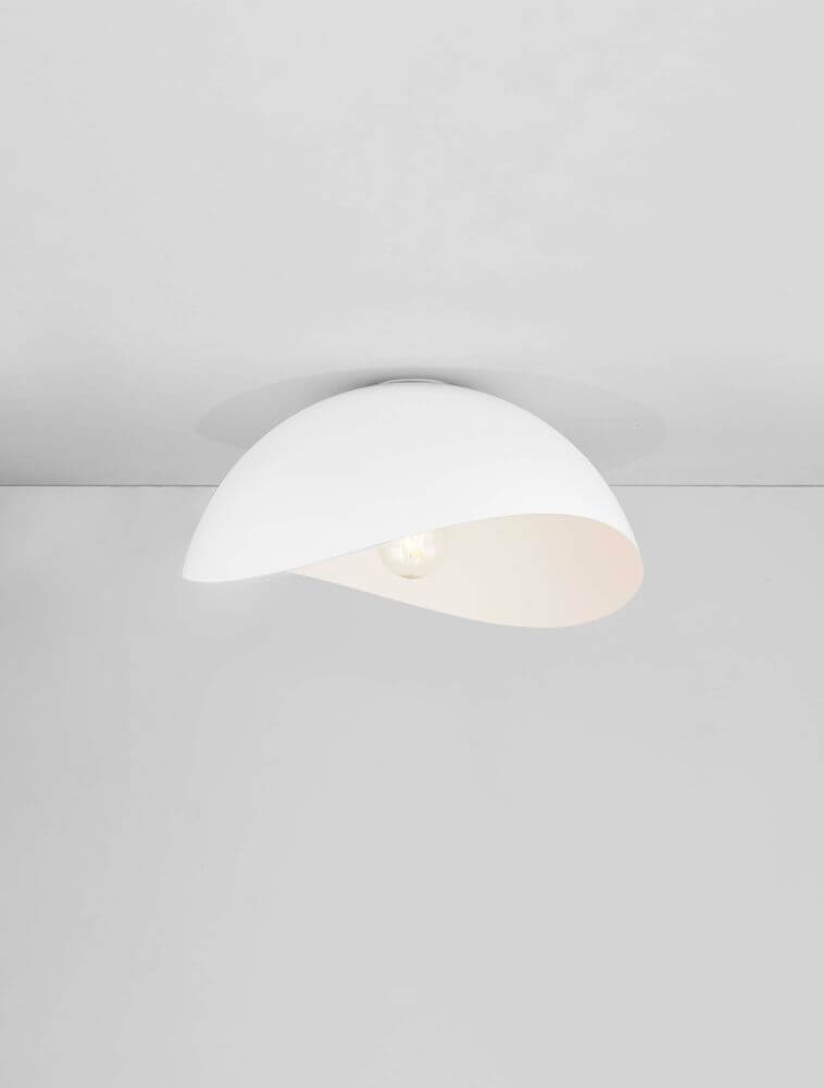Opsi Deckenleuchte E27 Ø 40cm in elegantem Design mit geschwungener Form und weicher Beleuchtung.