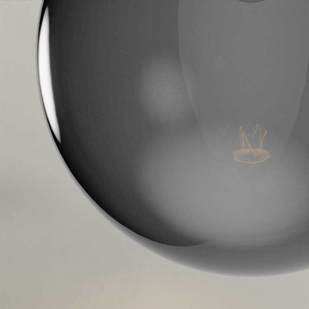 s.luce Orb Axis Glas-Tischlampe Dreibein 20cm Detailansicht der Glaskugel und Leuchtmittel