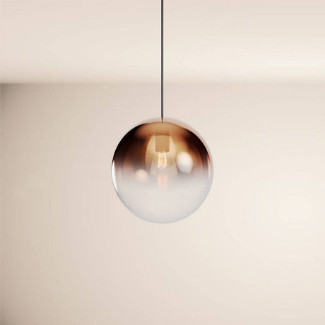 s.luce Orb Glaskugel Hängelampe 150cm Aufhängung Schwarz in eleganter Ambiente-Beleuchtung.