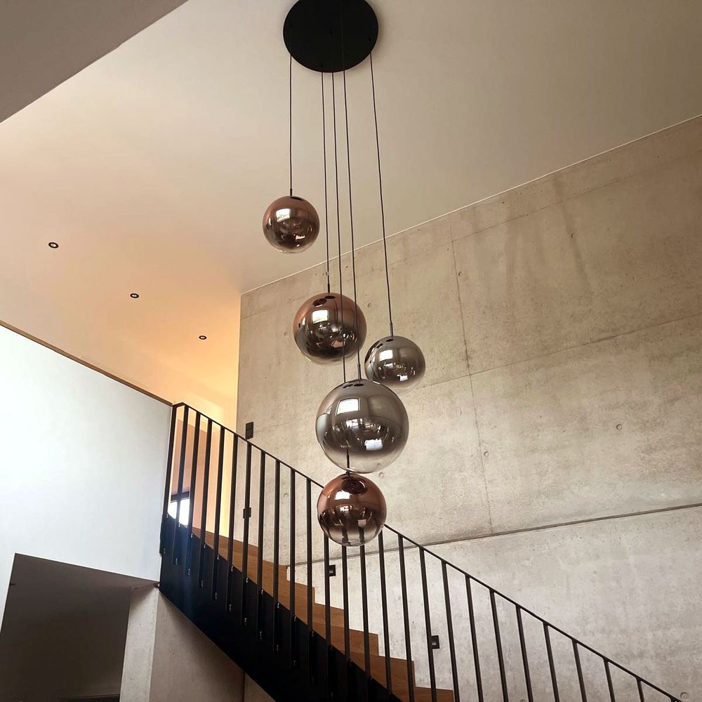 s.luce Lampada a sospensione Orb in vetro - elegante lampada a sospensione con diverse sfere di vetro nella moderna scala.