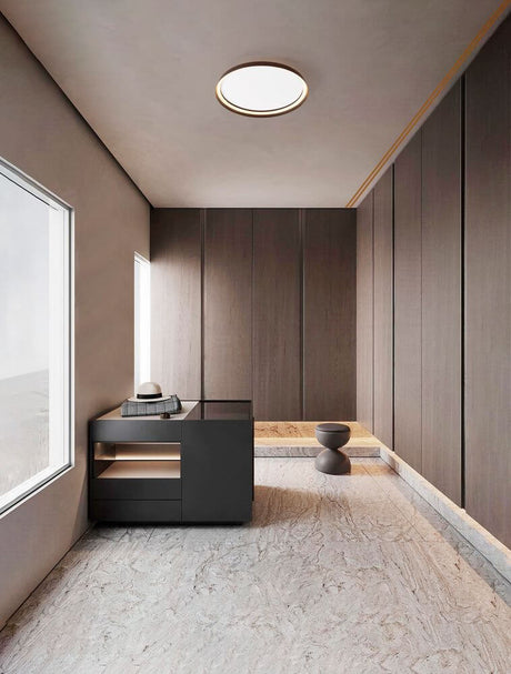 Ormi plafonnier Ø 60 cm 2700, 4000K dans un espace moderne avec un agencement de meubles élégant.