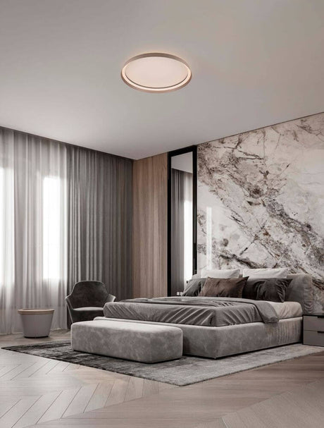 Ormi plafonnier Ø 60 cm 2700 Up & Down 4000K – plafonnier rond couleur champagne au-dessus d’une chambre moderne, lumière Up-&-Down chaude
