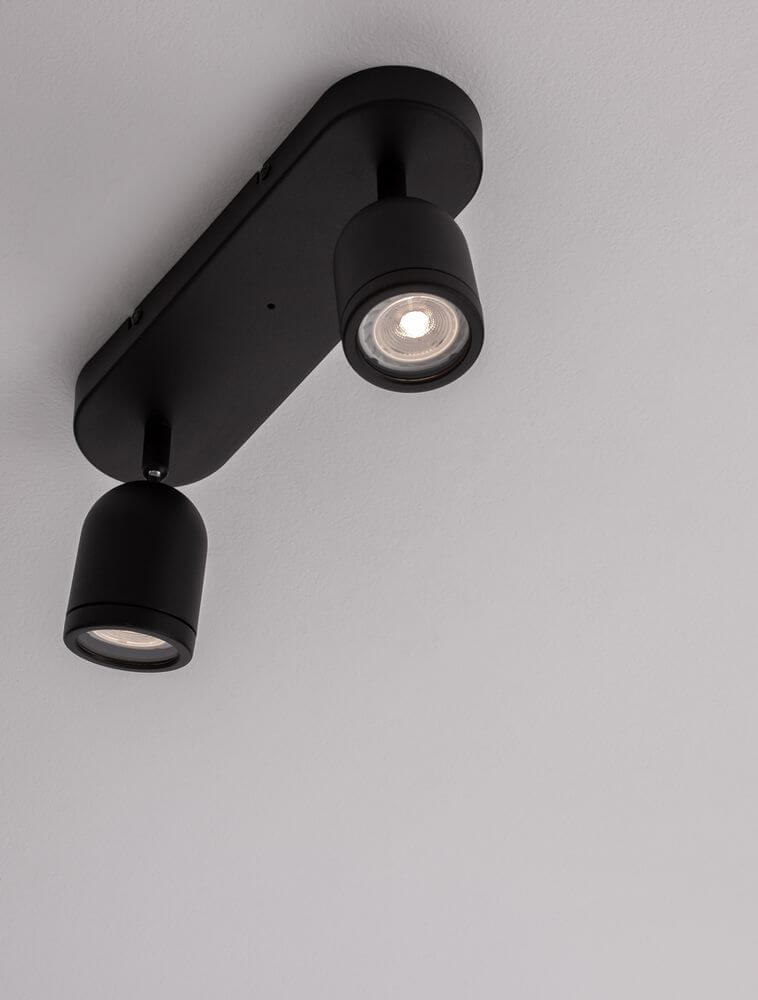 Orson Deckenleuchte GU10 2-flammig in modernem Design mit zwei schwarzen Leuchten auf einer runden Basis.