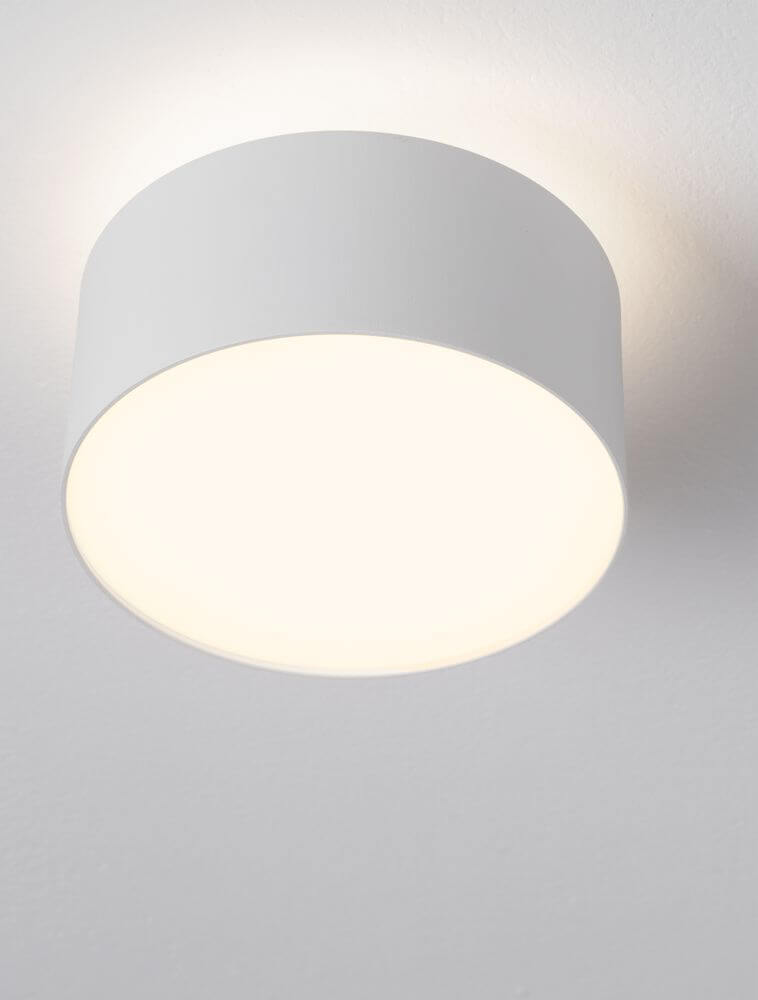 Ozen LED Deckenleuchte Ø 14cm 3000K - Moderne, runde Deckenleuchte in Weiß mit warmem Licht.