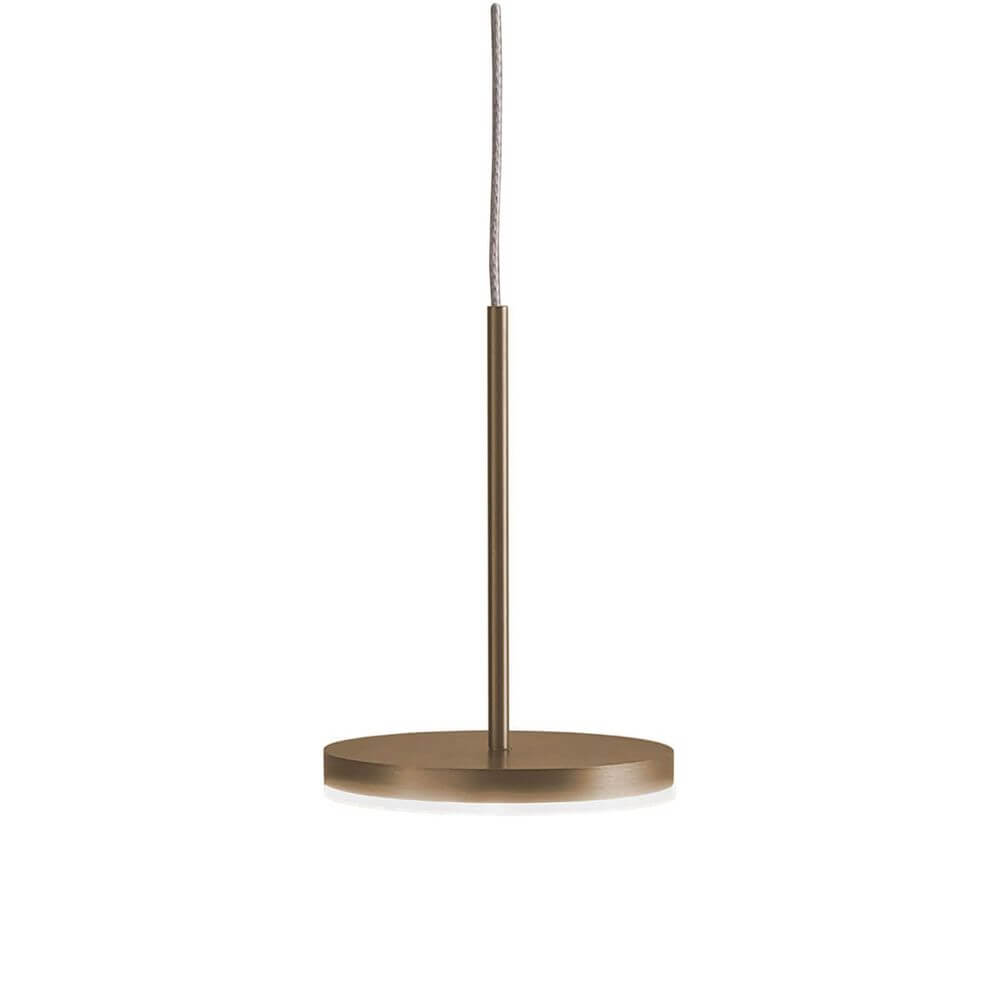 Bella LED-Pendelleuchte von Panzeri mit elegantem Design und geometrischen Formen in Goldfinish.