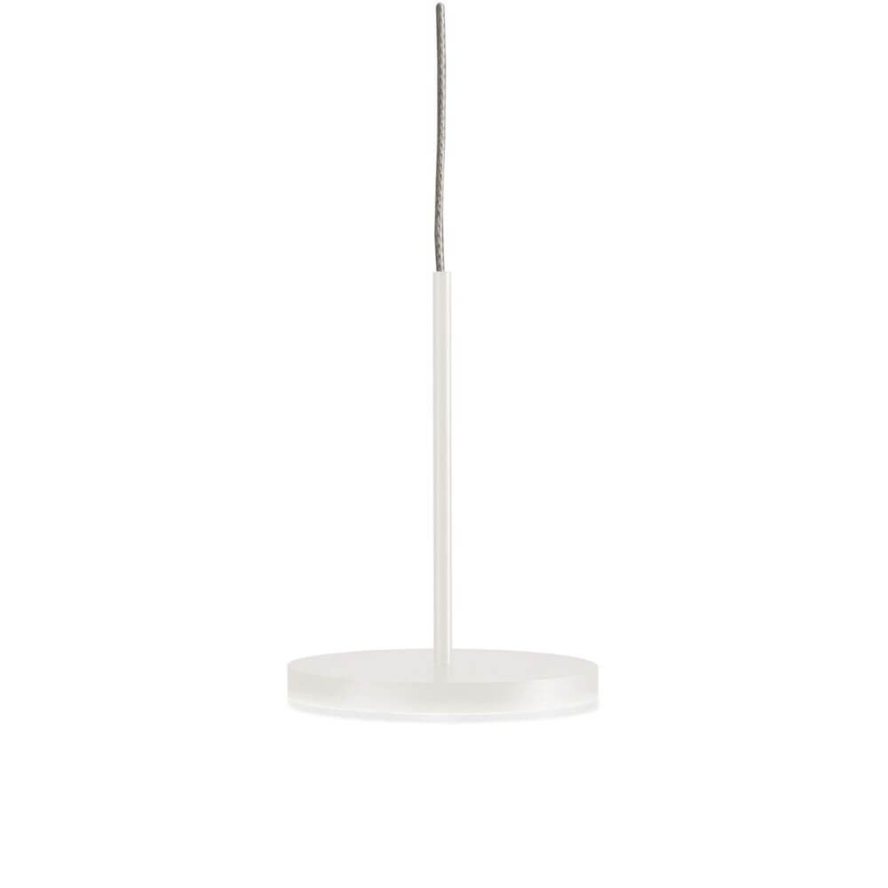 Bella LED-Pendelleuchte von Panzeri mit schlankem Stab und rundem Schirm, für warmweißes Licht.
