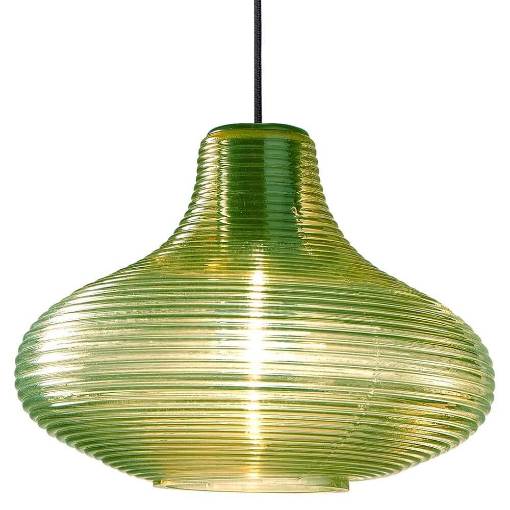 Panzeri Emma pendellampe med retro glass i grønt, stripete design, ideell for stilfulle interiører.