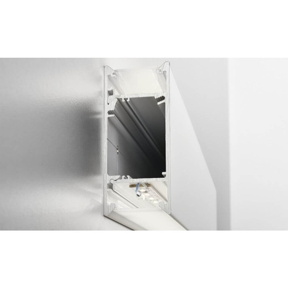 Panzeri Giano LED-Pendelleuchte indirekt/direkt UGR <19 Detailansicht des Profils mit integriertem DALI / PUSH DIM.