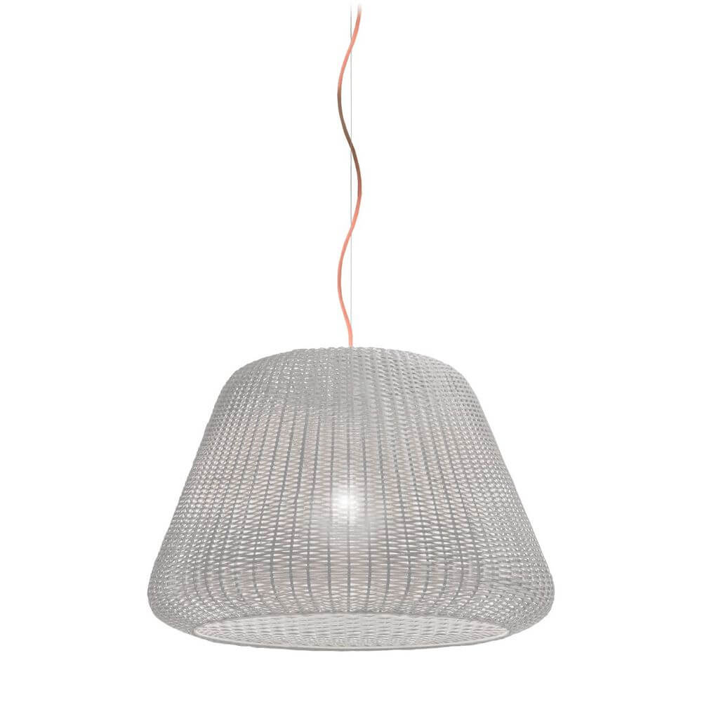 Panzeri Ralph Rattan Außen Pendelleuchte XXL mit handgeflochtenem Lampenschirm in Grau und orangem Kabel.