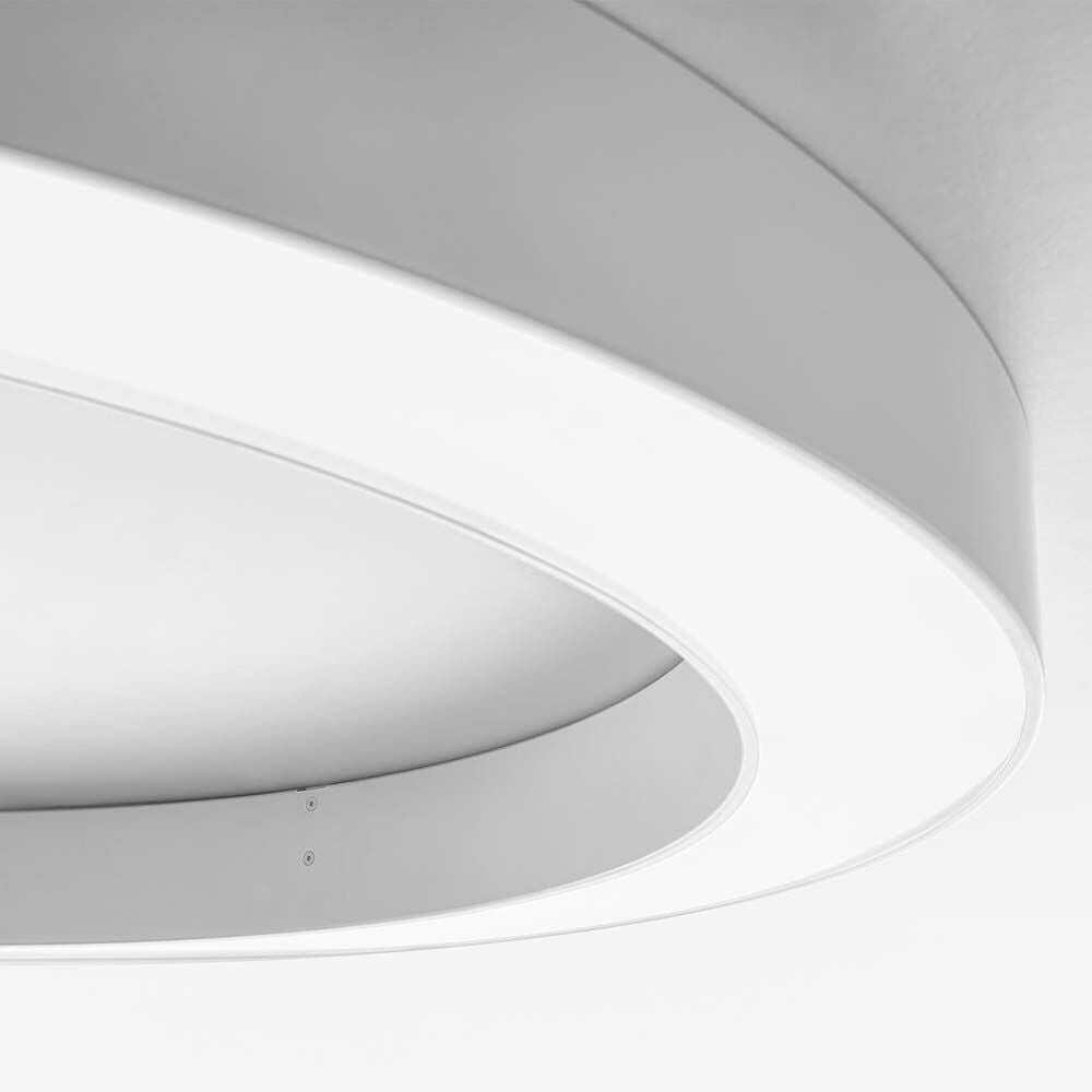 Panzeri Silver Ring LED-Deckenlampe Dimmbar Detailansicht der modernen Ringleuchte mit edlem Design.