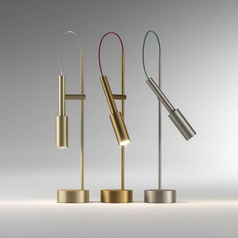 Panzeri Tubino Plus LED-Tischlampe in Gold, Silber und Aluminium mit dimmbarem Licht und flexiblem Kabel.