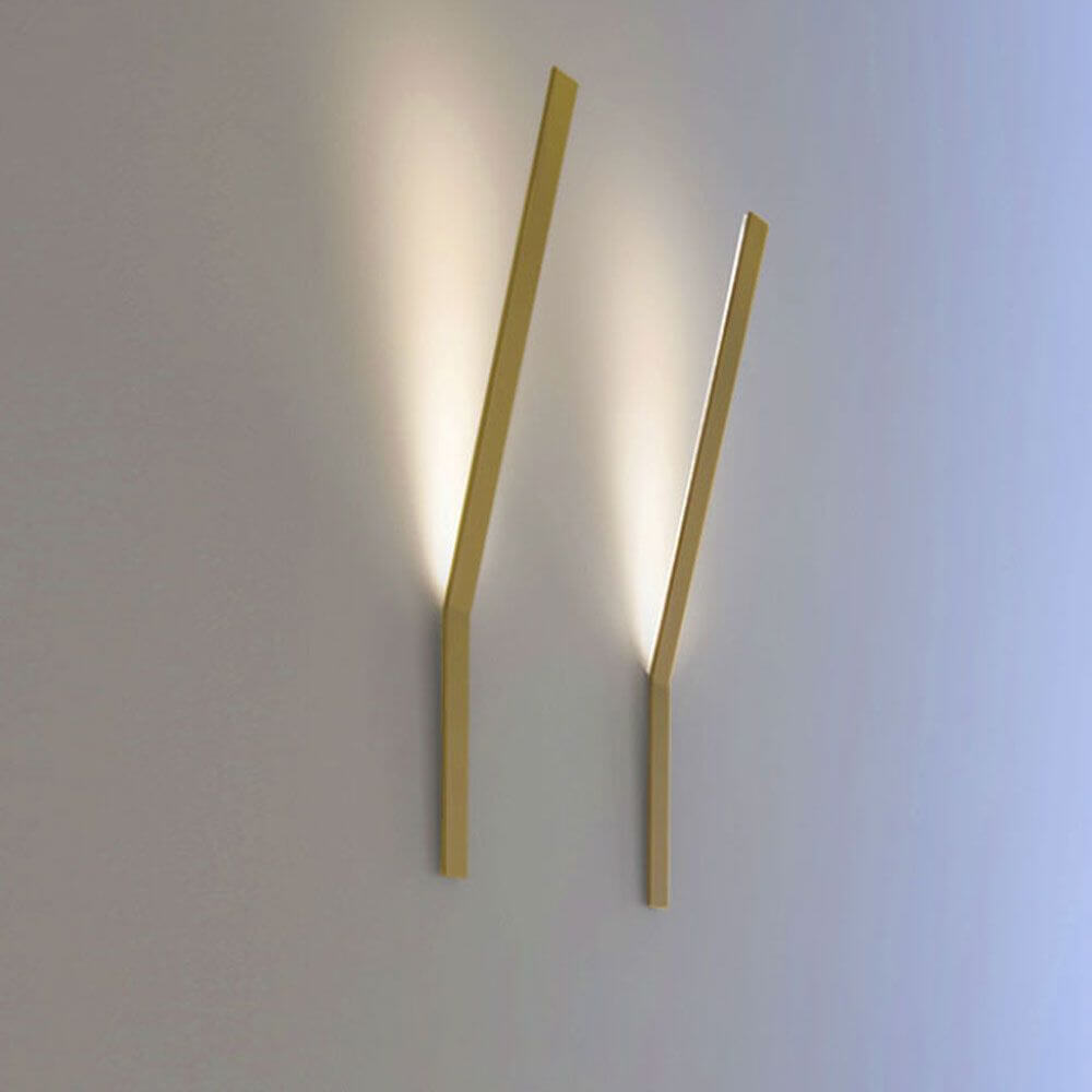 Panzeri Ypsilon LED Wandeinbauleuchte indirekt in elegantem Design an einer Wand.
