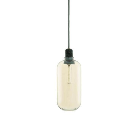 Lampa wisząca Amp L Gold, Zielona: elegancka lampa wisząca z złotą obudową i nostalgicznym designem.