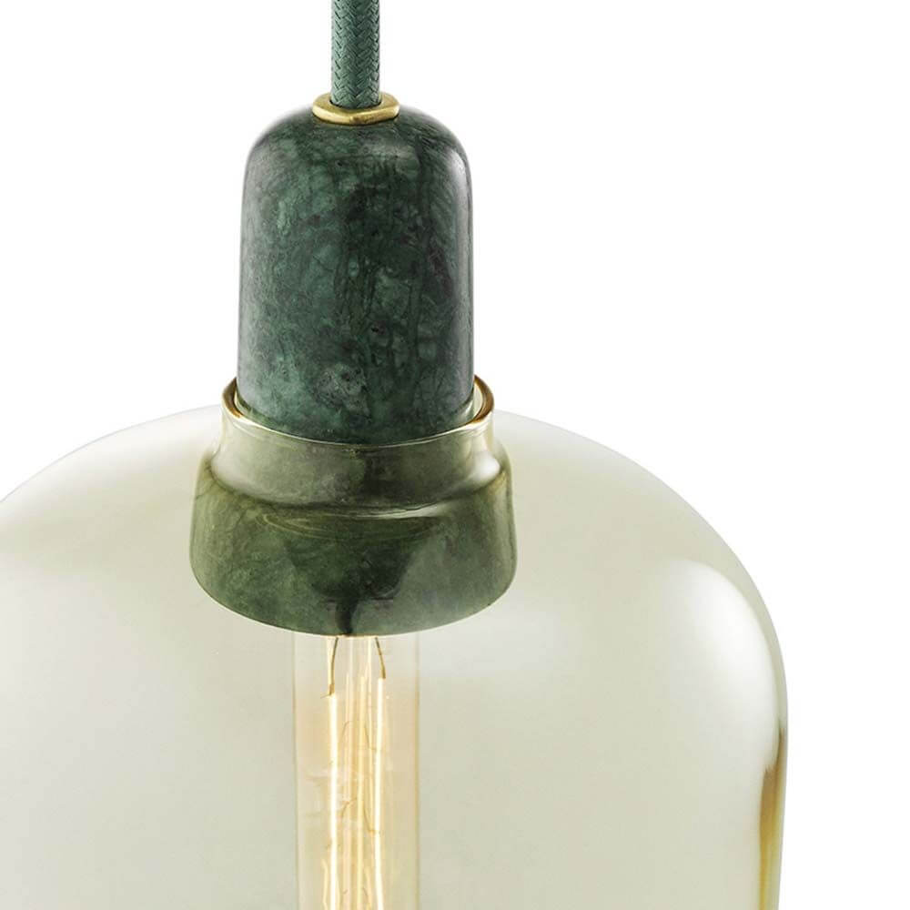 Pendelleuchte Amp L Gold, Grün mit grünem Marmor und Glasgehäuse, nostalgischer Look für modernes Wohnen.